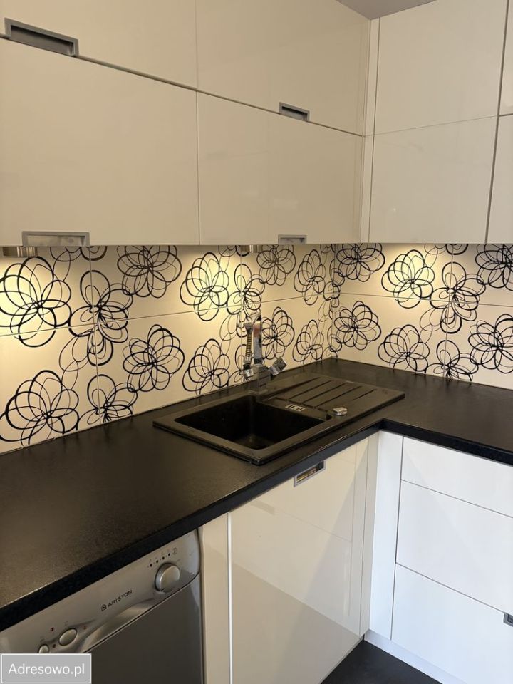 Mieszkanie 3-pokojowe Kobyłka, ul. ks. Marcina Załuskiego. Zdjęcie 3