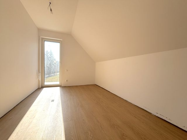 dom wolnostojący, 4 pokoje Lubenia. Zdjęcie 32