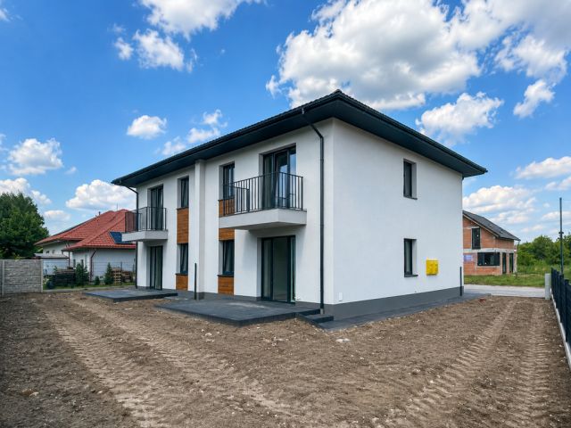 Mieszkanie 3-pokojowe Głogów Małopolski. Zdjęcie 1