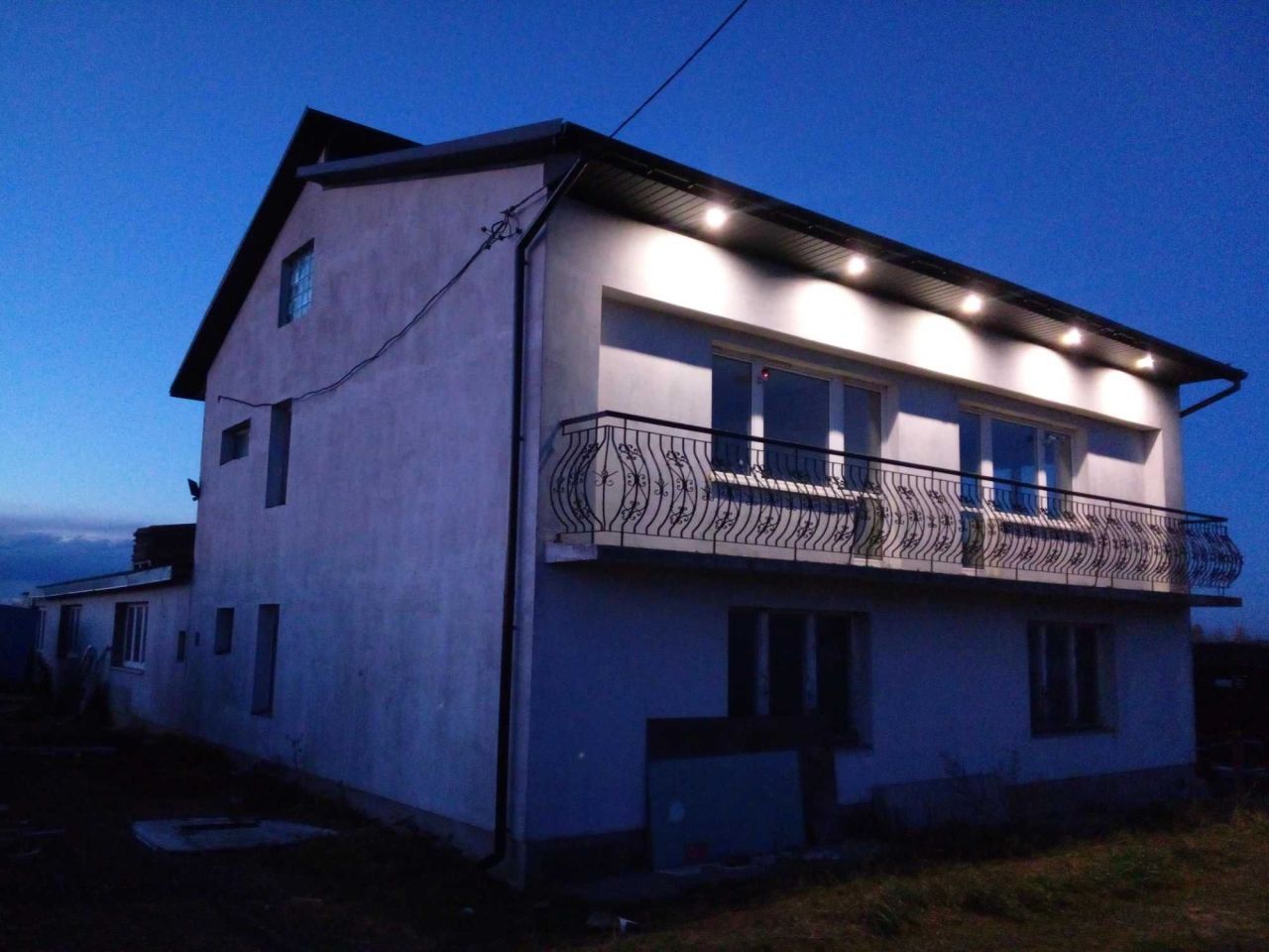 dom Ożarów. Zdjęcie 3