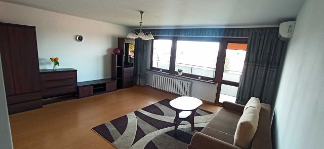 Mieszkanie 4-pokojowe Ostrów Wielkopolski, ul. ks. Walentego Śmigielskiego. Zdjęcie 1