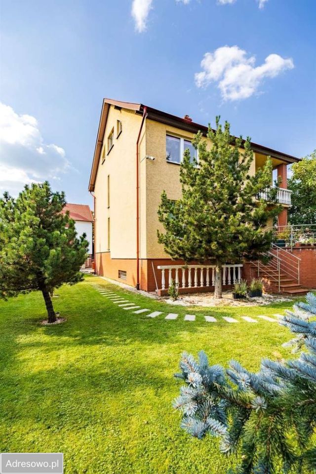 dom wolnostojący, 4 pokoje Piła, ul. Strzelecka