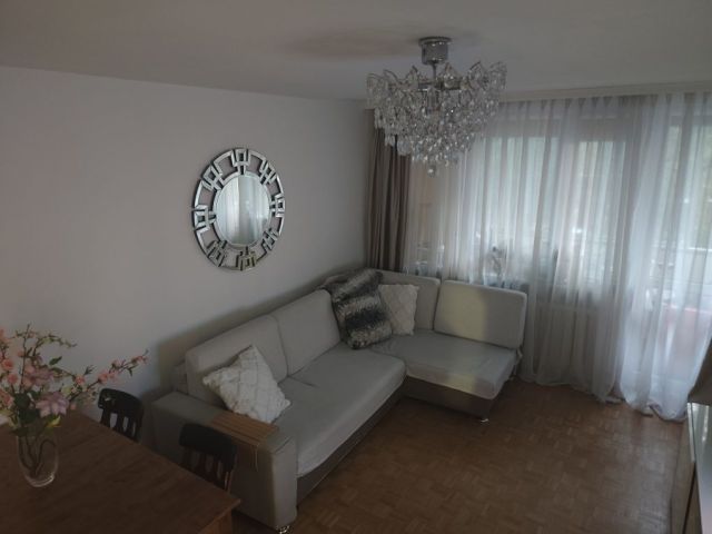 Mieszkanie 3-pokojowe Warszawa Chomiczówka. Zdjęcie 1