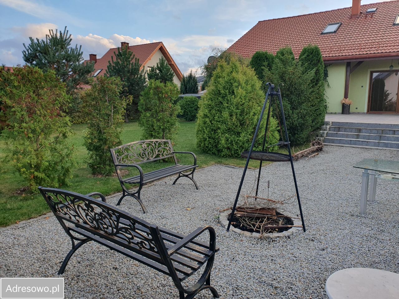 dom wolnostojący, 4 pokoje Burkatów, ul. Osiedle Pogórze. Zdjęcie 3