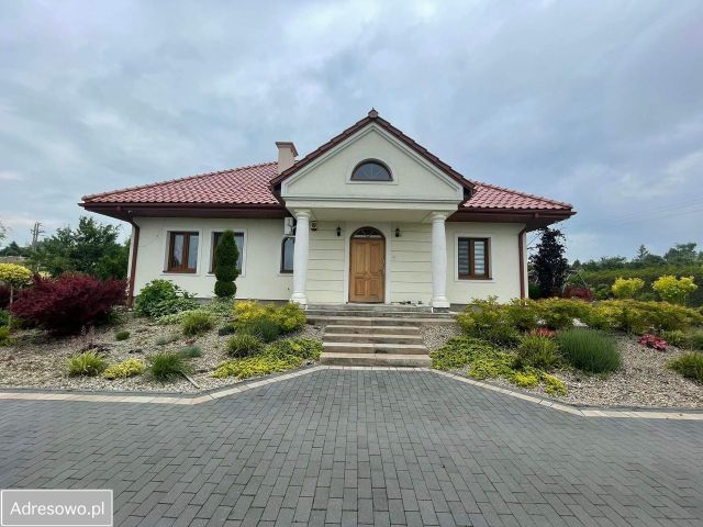 dom wolnostojący, 3 pokoje Krasne. Zdjęcie 1