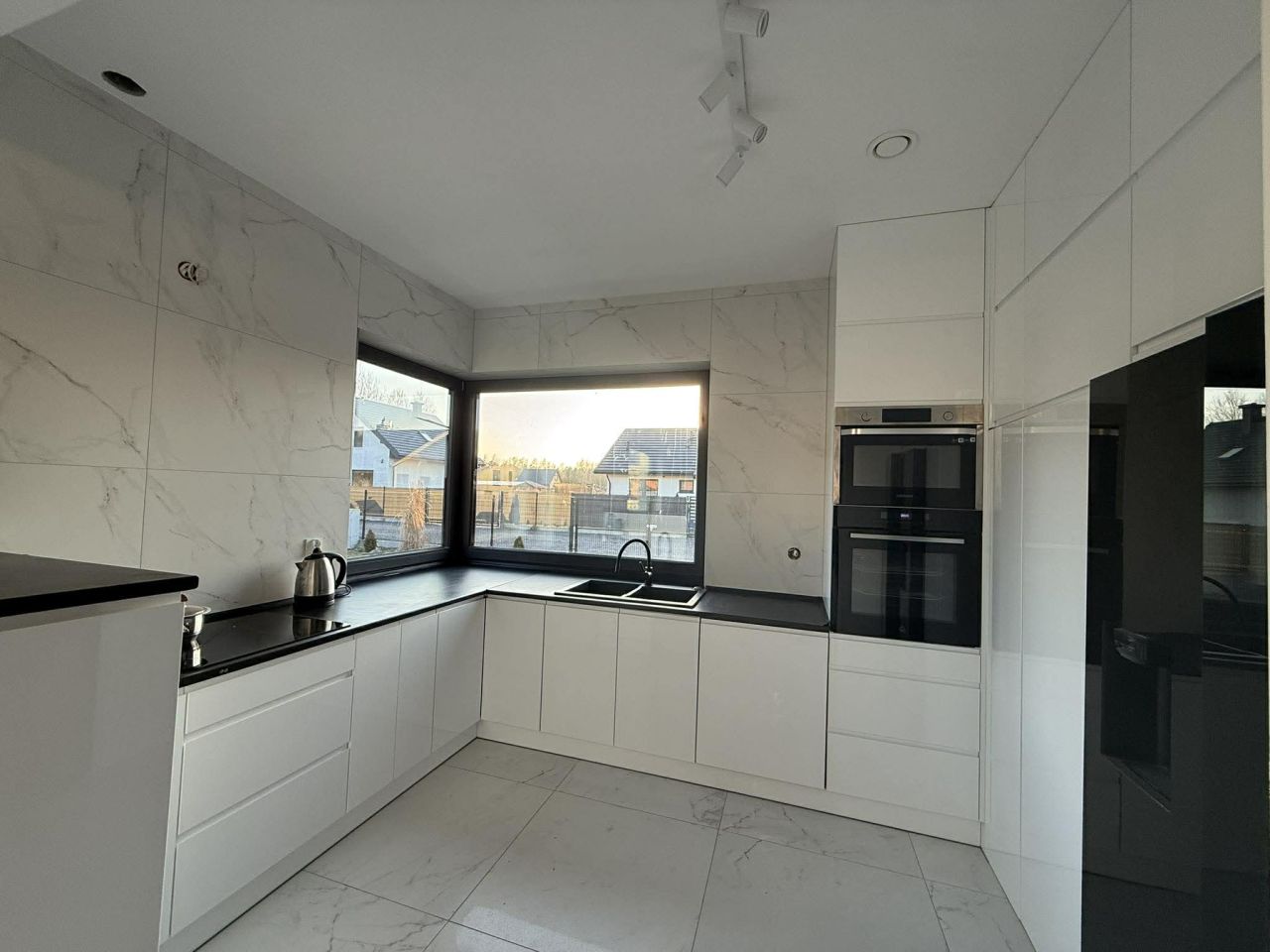 dom wolnostojący, 3 pokoje Radom Malczew, ul. Główna. Zdjęcie 2