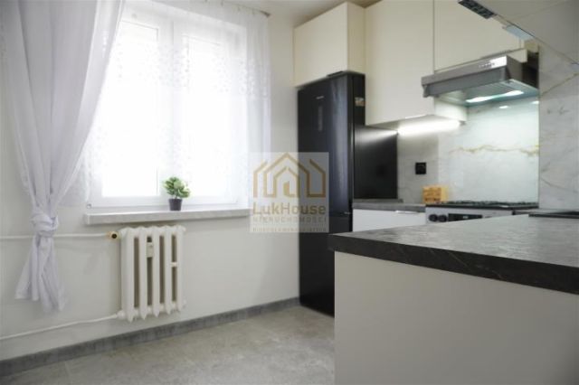 Mieszkanie 3-pokojowe Bytom, ul. Stanisława Witczaka. Zdjęcie 2