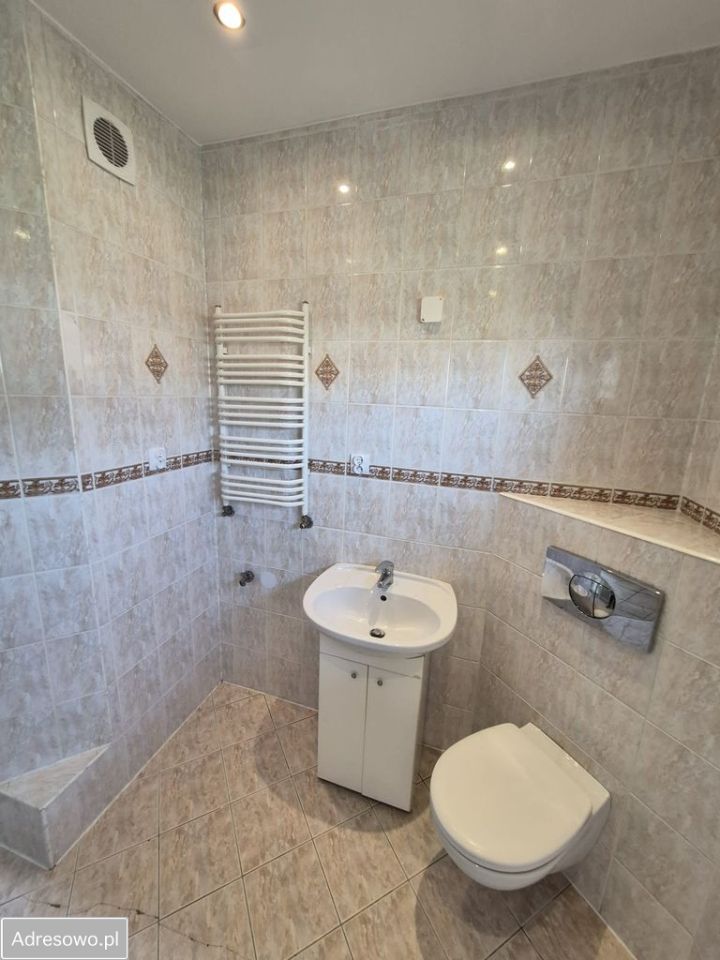 dom wolnostojący, 3 pokoje Łomianki Dolne, ul. Wspólna. Zdjęcie 2