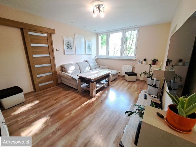 Mieszkanie 2-pokojowe Łódź Dąbrowa, ul. Poli Gojawiczyńskiej. Zdjęcie 1