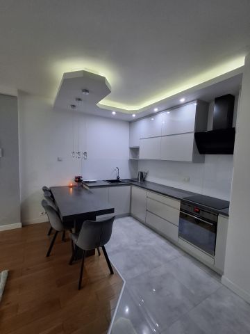 Mieszkanie 3-pokojowe Warszawa Ursus, ul. Tadeusza Hennela. Zdjęcie 3