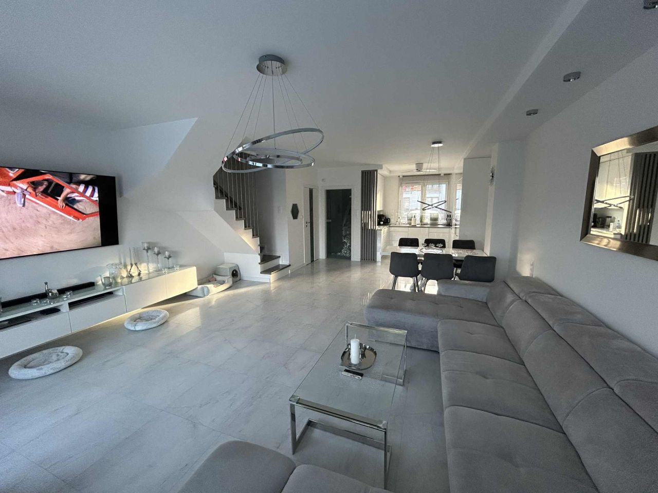 dom szeregowy, 4 pokoje Wawrów, ul. Brzozowa. Zdjęcie 1