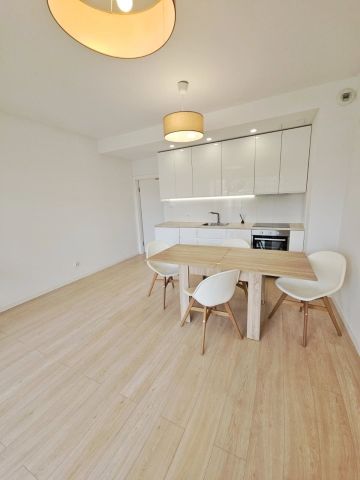 Mieszkanie 3-pokojowe Jelenia Góra Centrum, ul. Spółdzielcza. Zdjęcie 3