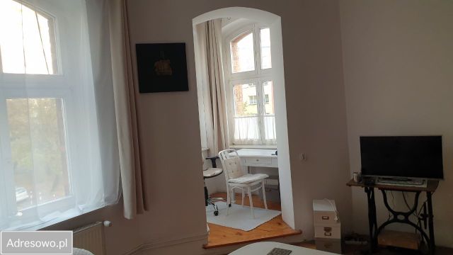 Mieszkanie 3-pokojowe Toruń Bydgoskie Przedmieście, ul. Konstantego Ildefonsa Gałczyńskiego. Zdjęcie 1