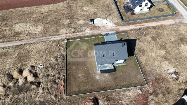 dom wolnostojący, 5 pokoi Bobrza. Zdjęcie 16