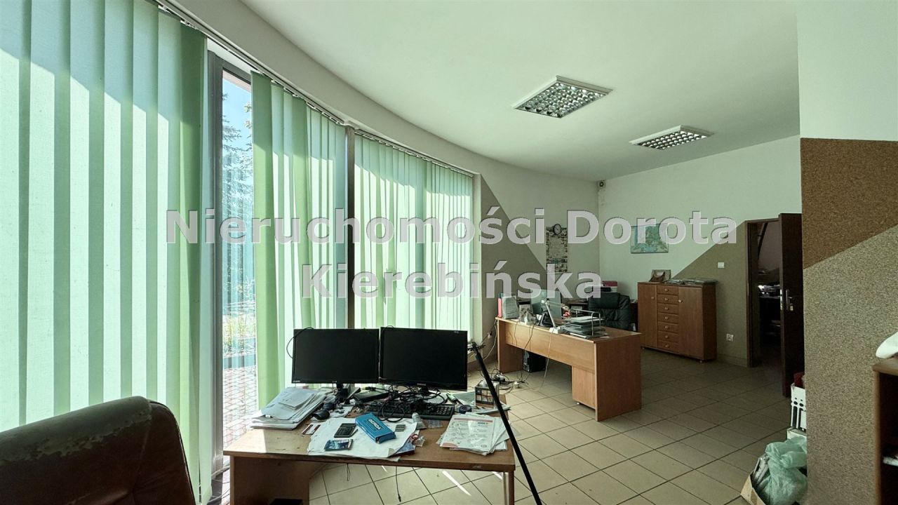 Hala/magazyn Ujazd. Zdjęcie 4