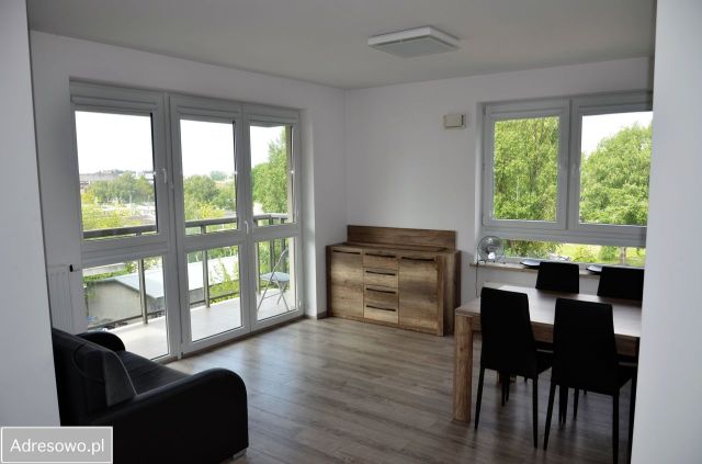 Mieszkanie 3-pokojowe Warszawa Włochy, al. Krakowska. Zdjęcie 1