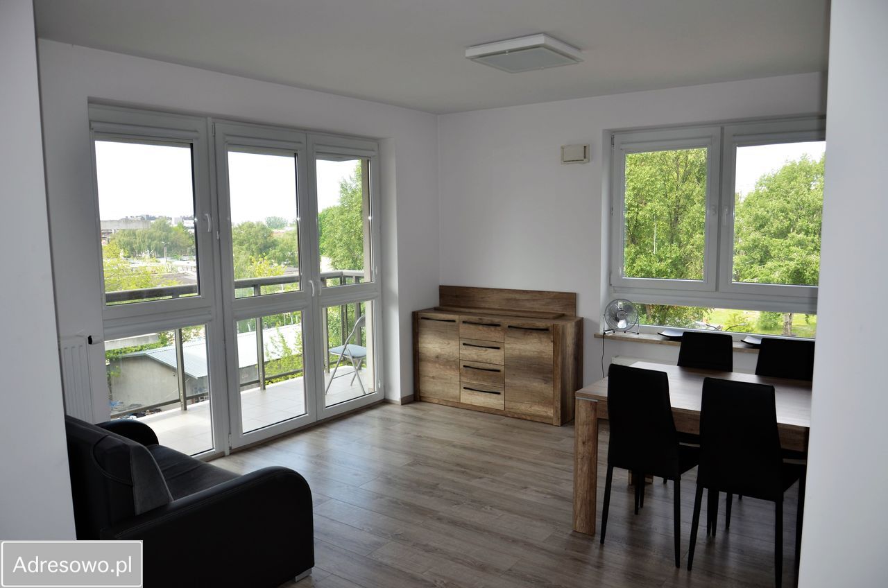 Mieszkanie 3-pokojowe Warszawa Włochy, al. Krakowska. Zdjęcie 1