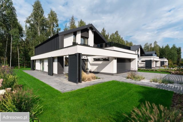 dom wolnostojący, 5 pokoi Dąbrówka-Ług. Zdjęcie 1