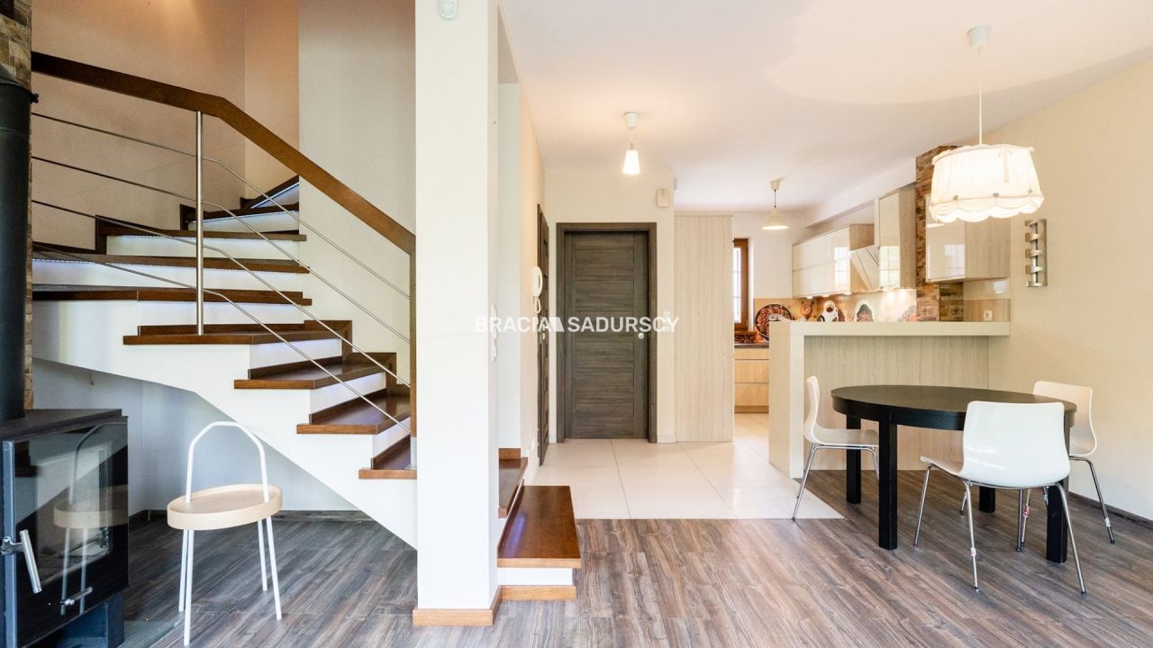 dom szeregowy, 4 pokoje Bibice, ul. Leśna. Zdjęcie 2