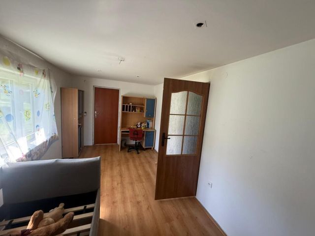 dom wolnostojący, 5 pokoi Uherce Mineralne. Zdjęcie 2