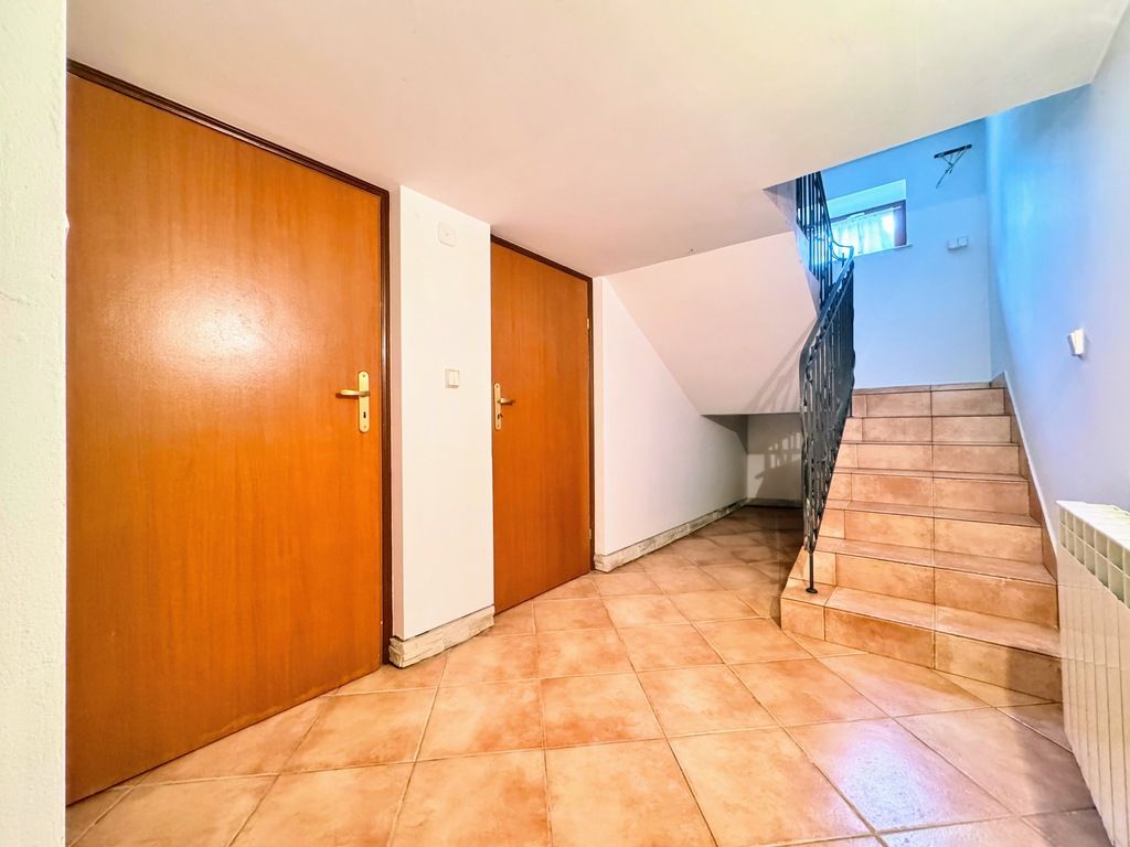 dom wolnostojący, 5 pokoi Dąbrówki. Zdjęcie 22