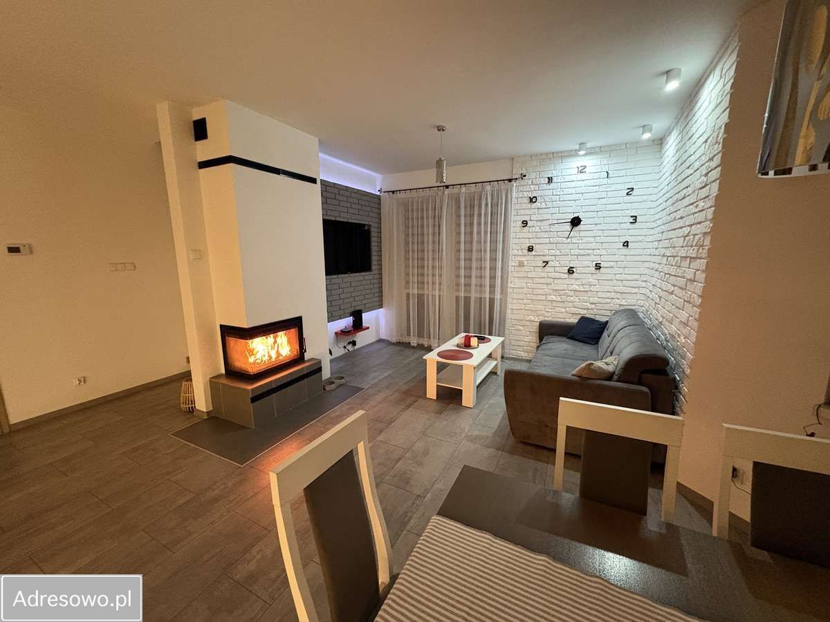 dom wolnostojący, 4 pokoje Pszczółki. Zdjęcie 17