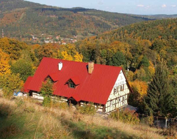 dom wolnostojący, 7 pokoi Piechowice Michałowice. Zdjęcie 1