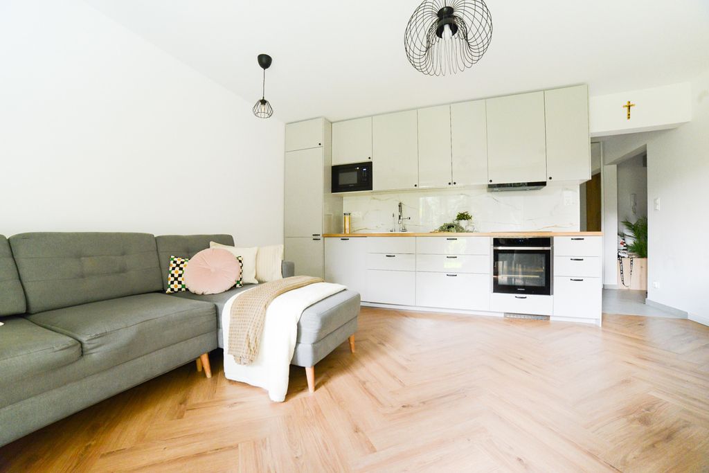 Mieszkanie 3-pokojowe Warszawa, ul. Orlego Lotu. Zdjęcie 2