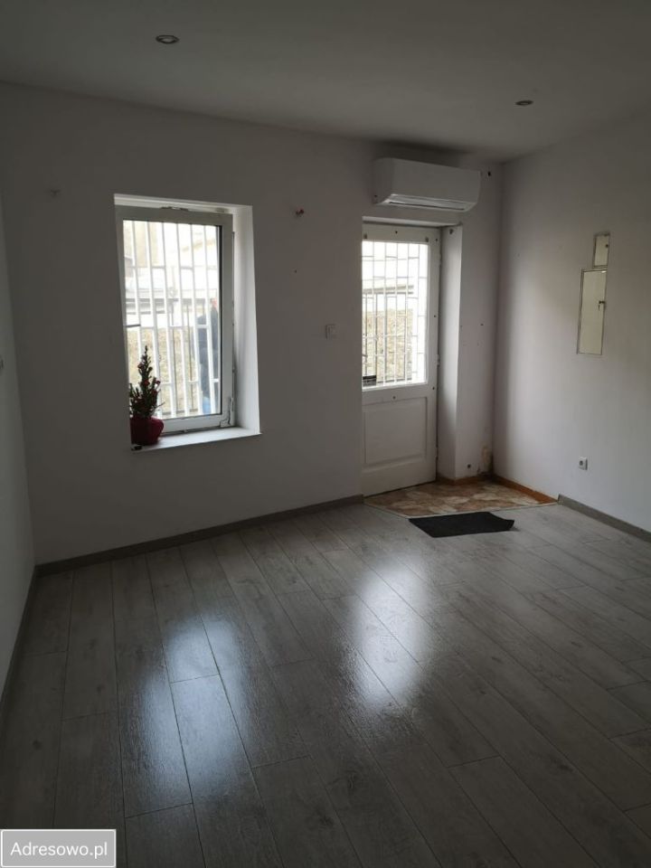 Lokal Walim, ul. kard. Stefana Wyszyńskiego. Zdjęcie 3