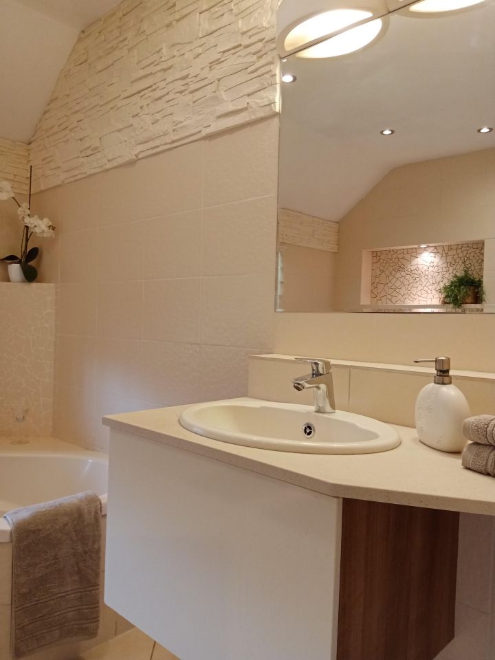 dom wolnostojący, 8 pokoi Adamów-Parcel. Zdjęcie 16