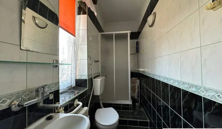 dom wolnostojący, 4 pokoje Jedlicze, ul. Topolowa