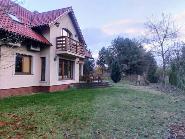 dom wolnostojący, 5 pokoi Miłocice, ul. Szkolna. Zdjęcie 3