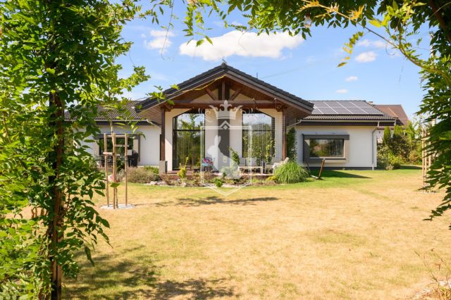 dom wolnostojący, 5 pokoi Aleksandrówka. Zdjęcie 1