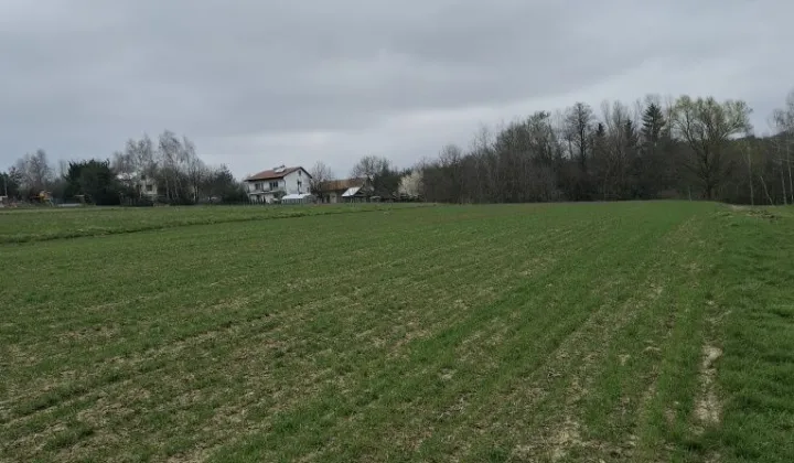 Działka budowlana Moszczenica