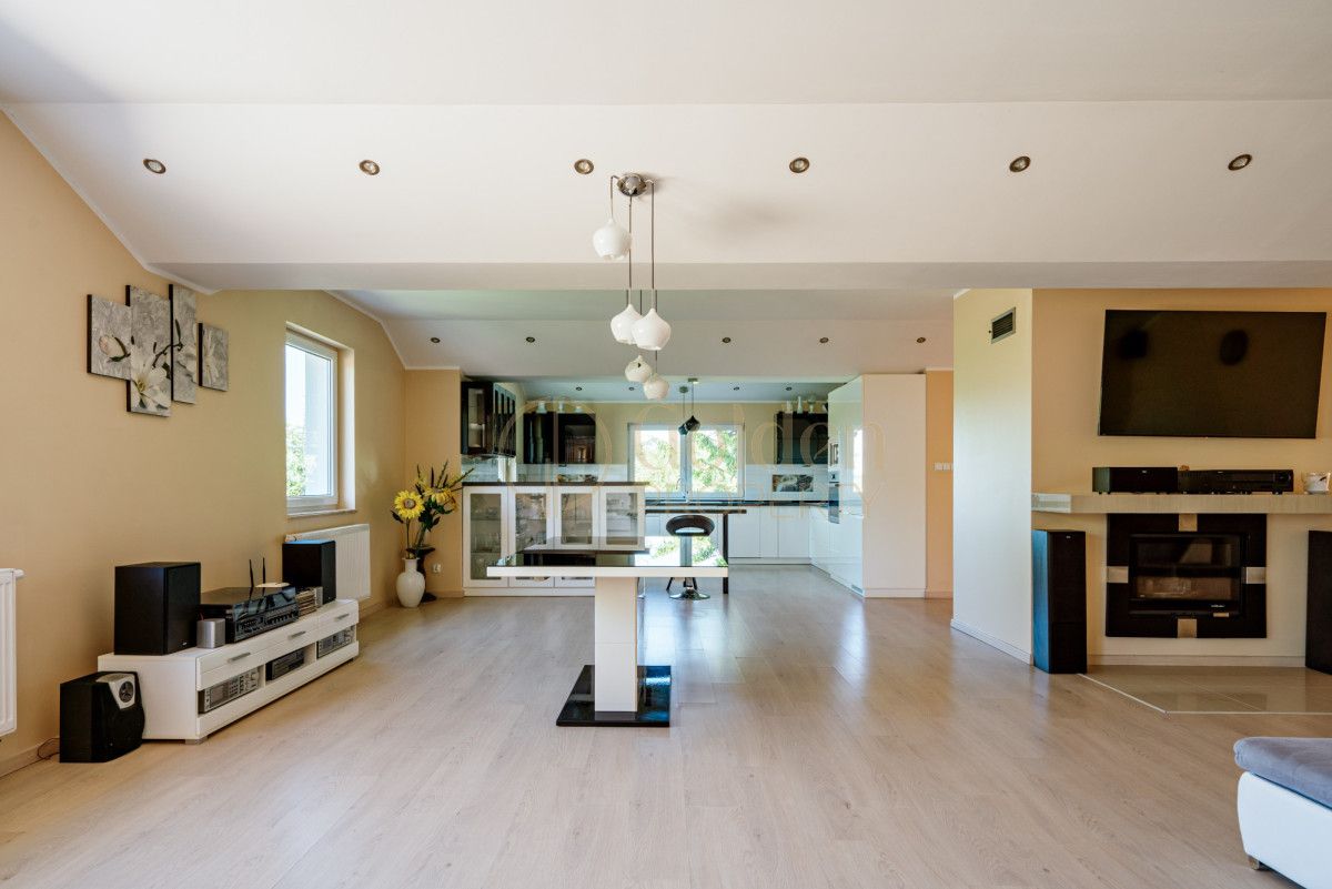 Lokal Jastrzębia Góra, ul. Kuracyjna. Zdjęcie 9