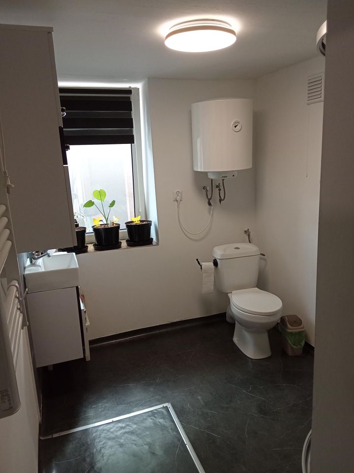 dom wolnostojący, 2 pokoje Zator, ul. Wadowicka. Zdjęcie 5