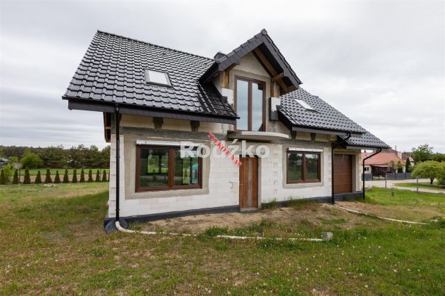 dom wolnostojący, 5 pokoi Stronno, ul. Dębowa. Zdjęcie 1
