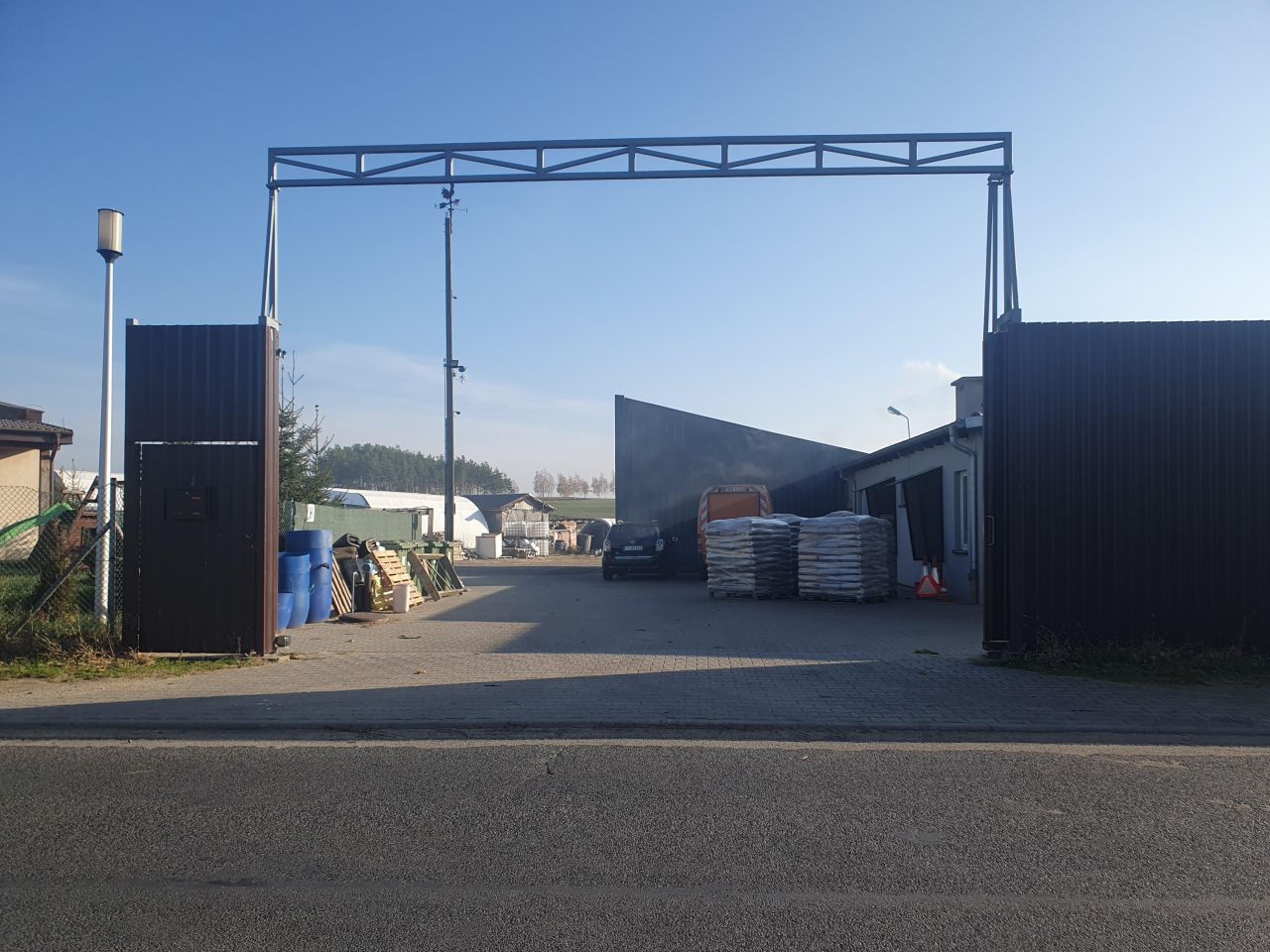 Hala/magazyn Sugajno. Zdjęcie 5