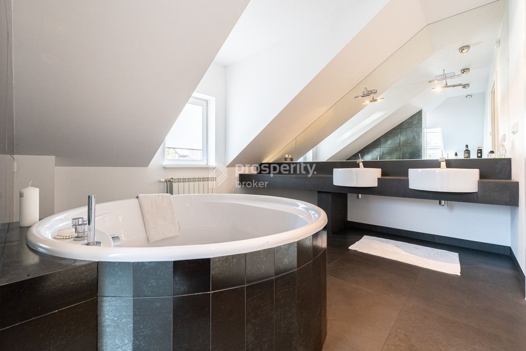 dom wolnostojący, 5 pokoi Warszawa Wawer. Zdjęcie 16