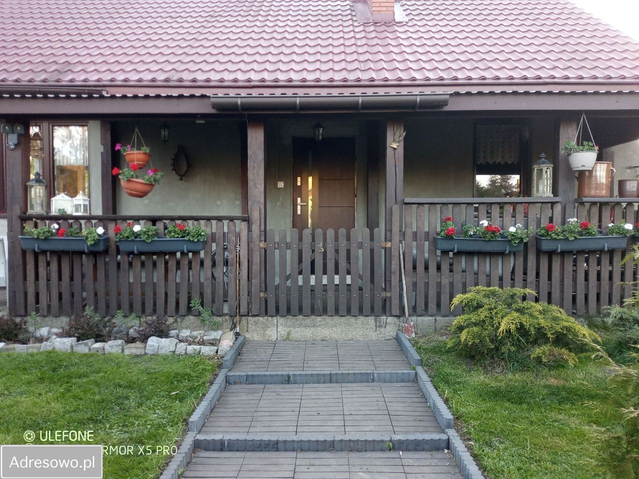 dom wolnostojący, 4 pokoje Brzeziny. Zdjęcie 2