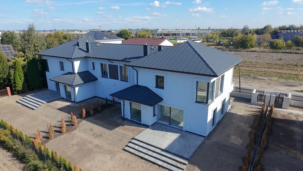 bliźniak, 6 pokoi Opacz Mała. Zdjęcie 16