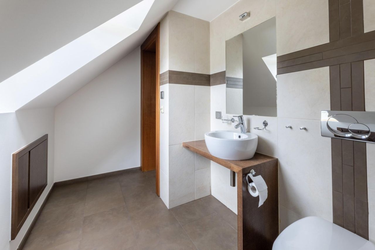 dom wolnostojący, 5 pokoi Chyby, ul. Jesionowa. Zdjęcie 19