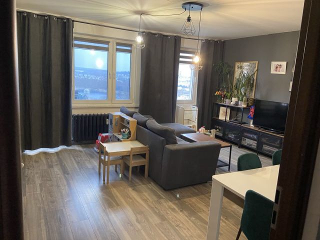 Mieszkanie 3-pokojowe Mrągowo, os. Grunwaldzkie. Zdjęcie 1