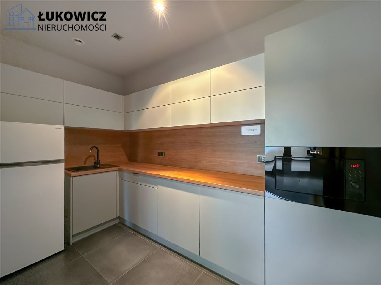 Biuro Bielsko-Biała Osiedle Karpackie. Zdjęcie 18