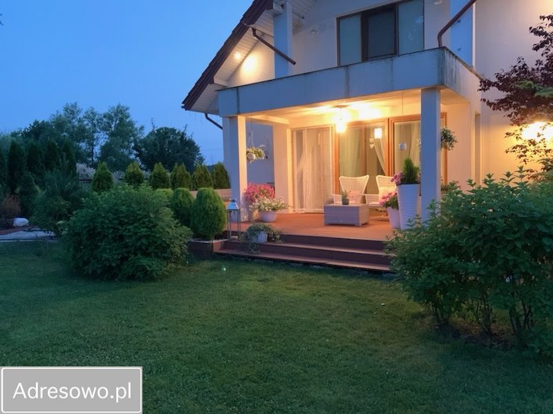 dom wolnostojący, 9 pokoi Aleksandrów