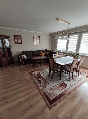 Mieszkanie 3-pokojowe Toruń Rubinkowo, ul. Tymona Niesiołowskiego. Zdjęcie 1