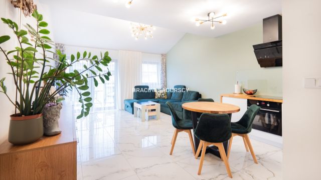 Mieszkanie 4-pokojowe Kraków Bieżanów, ul. Henryka i Karola Czeczów. Zdjęcie 1