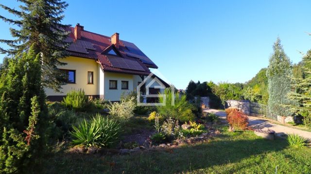 dom wolnostojący, 5 pokoi Bochnia, ul. Kolanowska. Zdjęcie 2