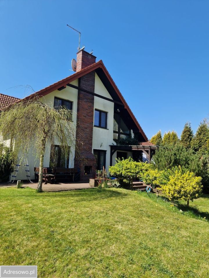 dom wolnostojący, 8 pokoi Wyględy, ul. Leśna. Zdjęcie 1