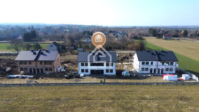 Mieszkanie 3-pokojowe Podłęże. Zdjęcie 13